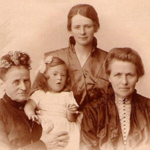 Mom Lineage